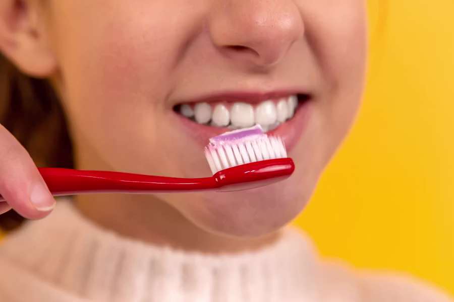 Pulizia professionale dei denti in studio — Federico Campedelli Dentista